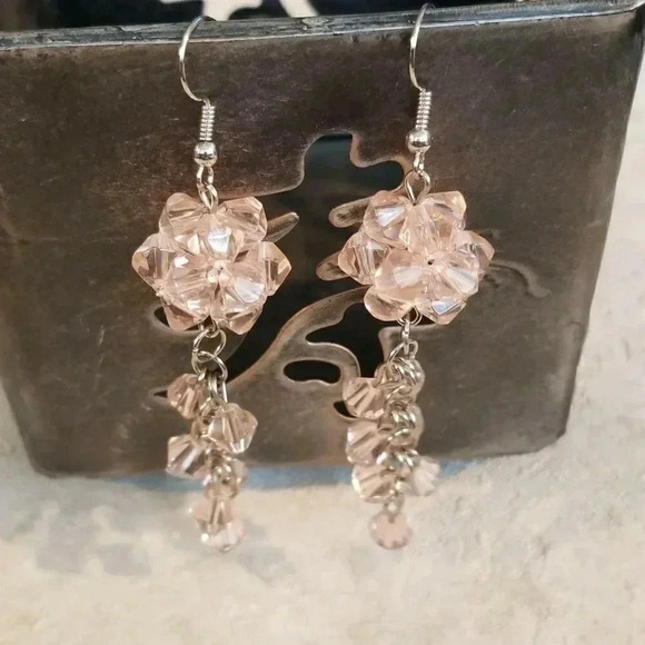 PinkDiva Jewelry - Swingy Diva Pink Glass Bicone Beads Earrings